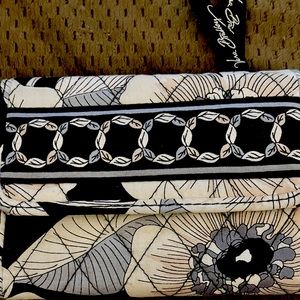 EUC Vera Bradley Blue & Black with white floral pattern wallet